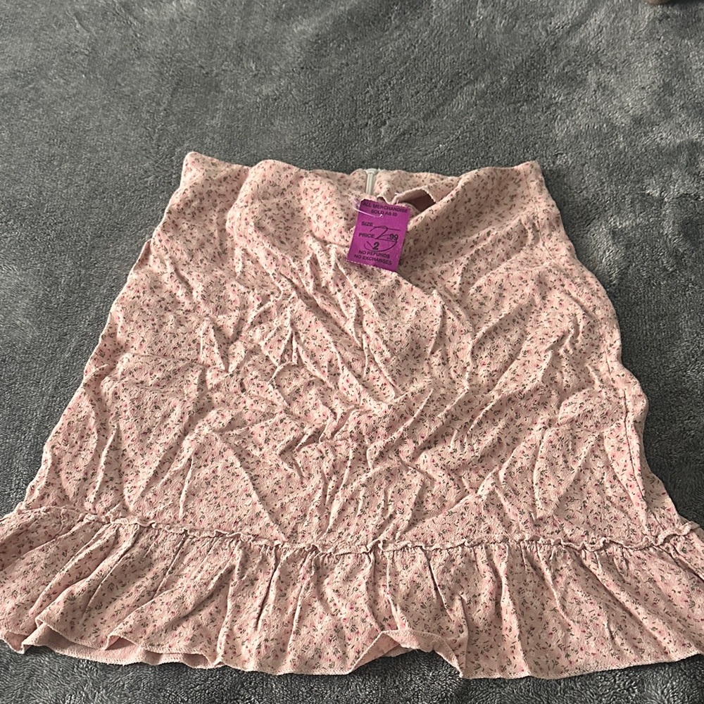 Chic Pink Floral Mini Skirt